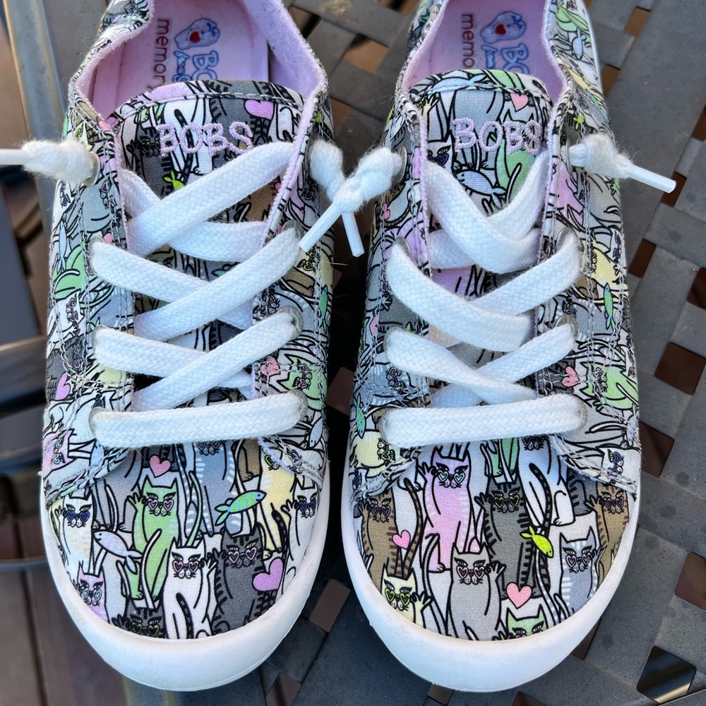 Bob’s Skechers Kitty Cat sneakers Size 8